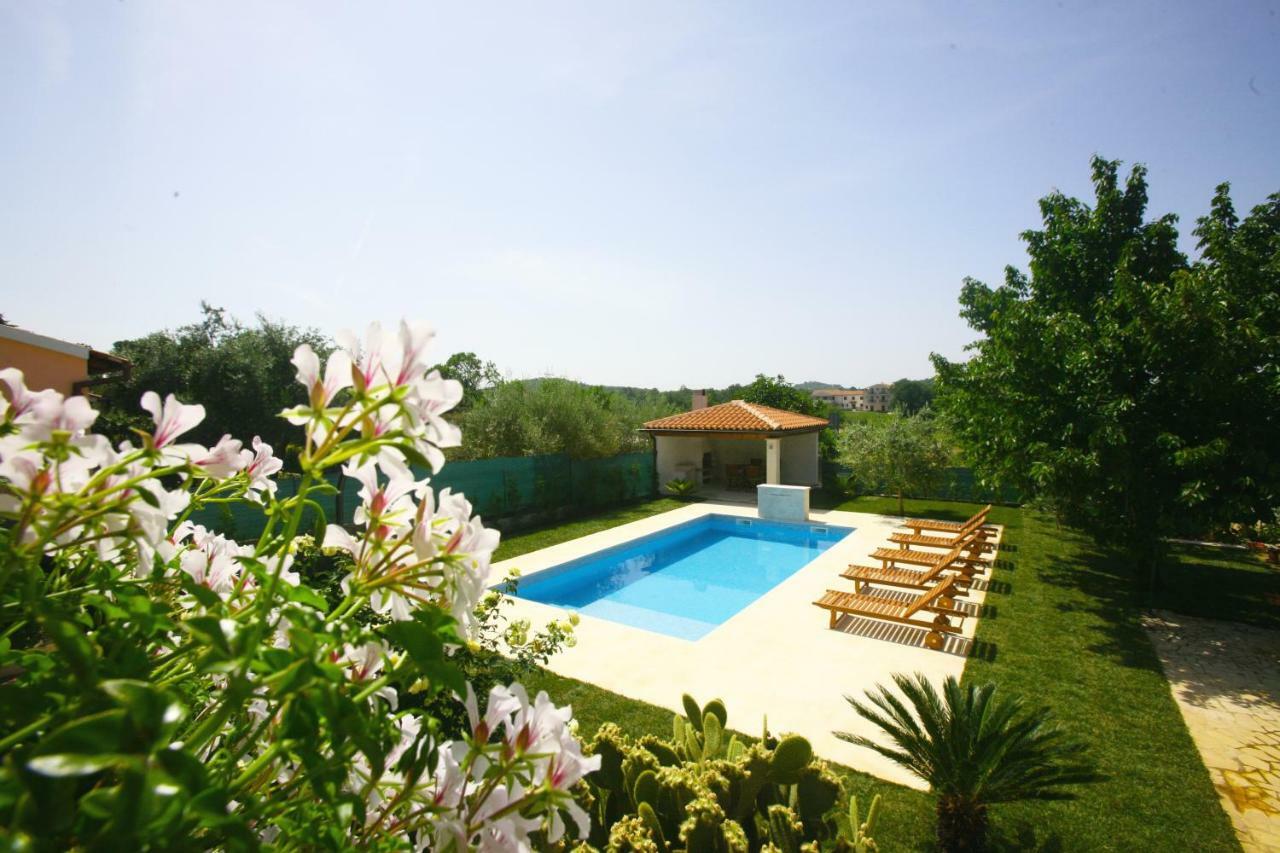 Apartments Maras Poreč Exterior foto